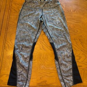 Nike Running Dri-Fit Leggings Women’s Black & White Geometric Pull On Size small